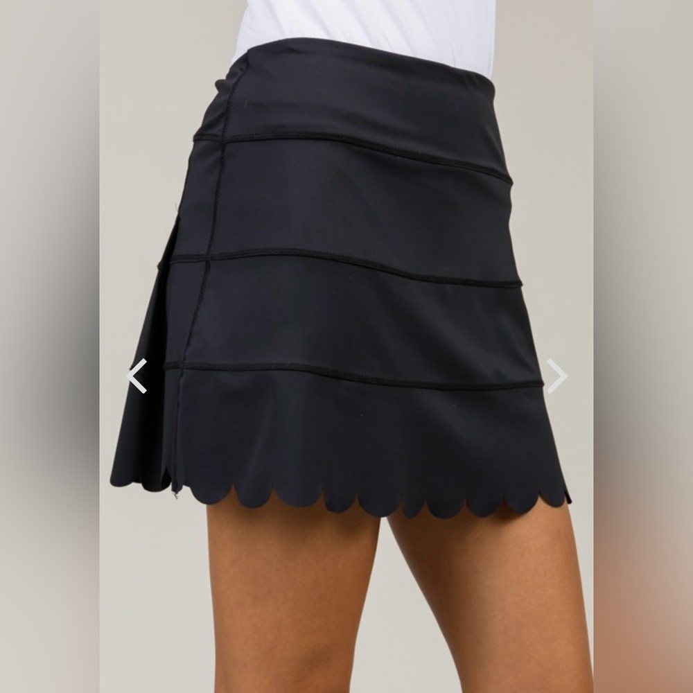 Karlie Scallop Hem Tennis Skirt size Large in Black - Picture 3 of 10
